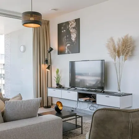 Апартаменты Huswell - Bright With Seaview